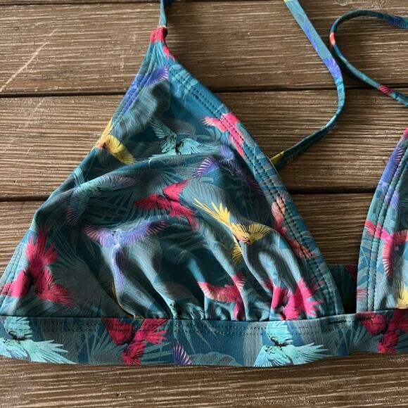 La Vie En Rose Parrot Print High Leg Triangle‎ Bikini Bathing Suit. - Picture 13 of 13